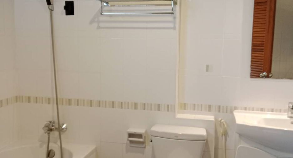 For rent 3 bedrooms condo in Watthana, Bangkok