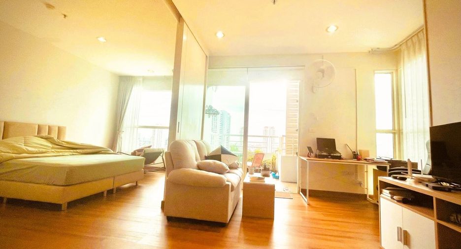 For sale 1 bed condo in Khlong San, Bangkok
