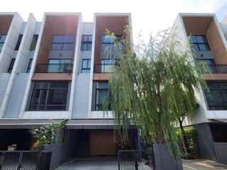 For sale 3 bedrooms townhouse in Suan Luang, Bangkok