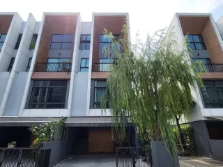 Reihenhaus zum Kauf mit 3 Zimmer in Suan Luang, Bangkok