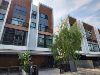 For sale 3 bedrooms townhouse in Suan Luang, Bangkok