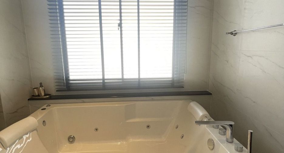 Haus zum Kauf und zur Miete mit 4 Zimmer in Lat Krabang, Bangkok