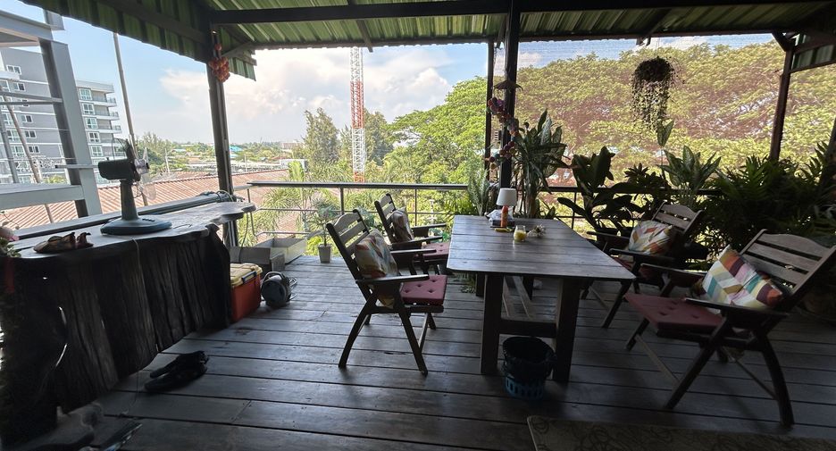 For sale 7 bedrooms retail Space in Sattahip, Chonburi