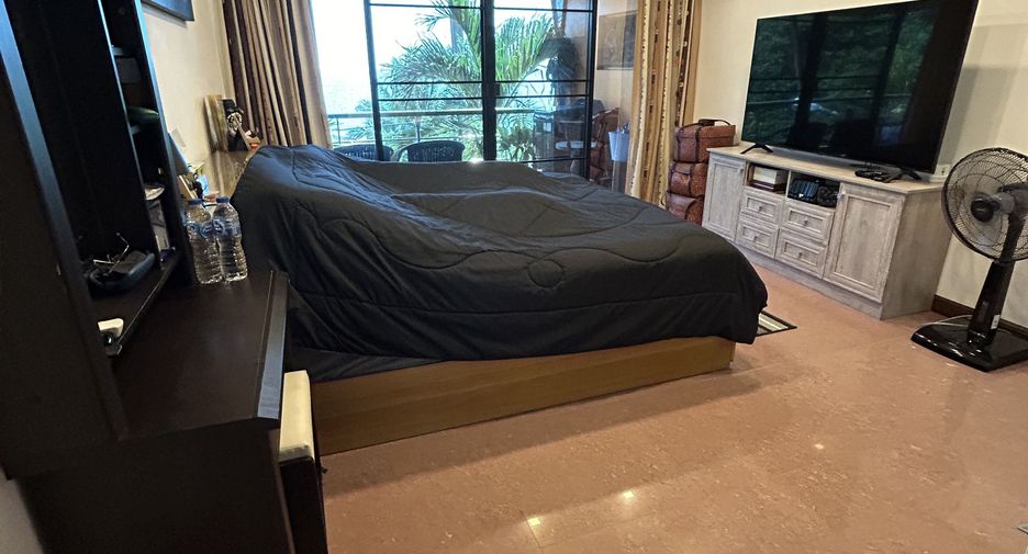 For sale 7 bedrooms retail Space in Sattahip, Chonburi