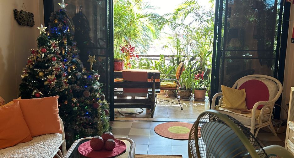 For sale 7 bedrooms retail Space in Sattahip, Chonburi