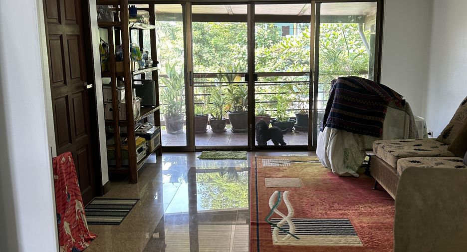 For sale 7 bedrooms retail Space in Sattahip, Chonburi