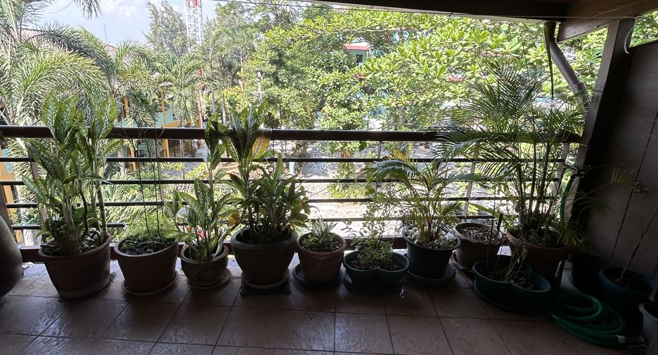 For sale 7 bedrooms retail Space in Sattahip, Chonburi