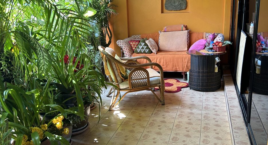 For sale 7 bedrooms retail Space in Sattahip, Chonburi