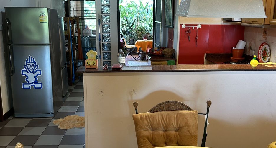 For sale 7 bedrooms retail Space in Sattahip, Chonburi