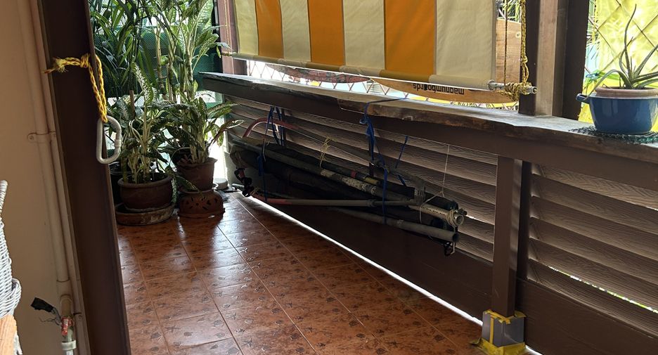 For sale 7 bedrooms retail Space in Sattahip, Chonburi