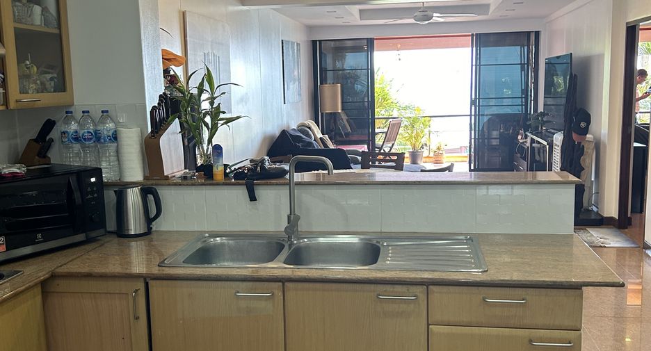 For sale 7 bedrooms retail Space in Sattahip, Chonburi