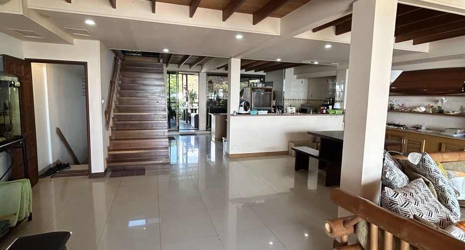 For sale 7 bedrooms retail Space in Sattahip, Chonburi