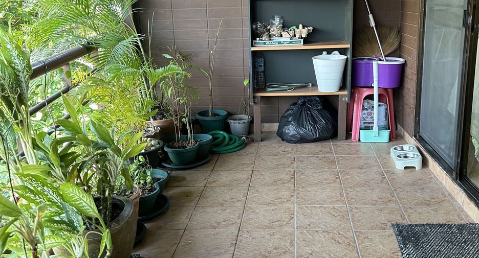 For sale 7 bedrooms retail Space in Sattahip, Chonburi