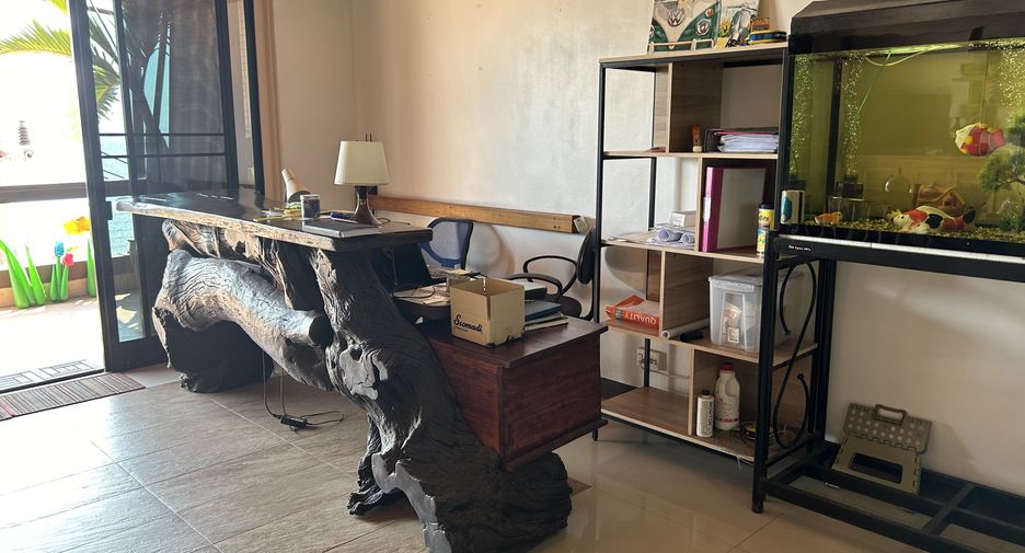 For sale 7 bedrooms retail Space in Sattahip, Chonburi