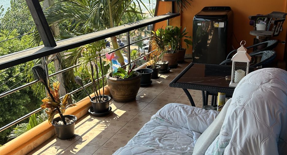 For sale 7 bedrooms retail Space in Sattahip, Chonburi