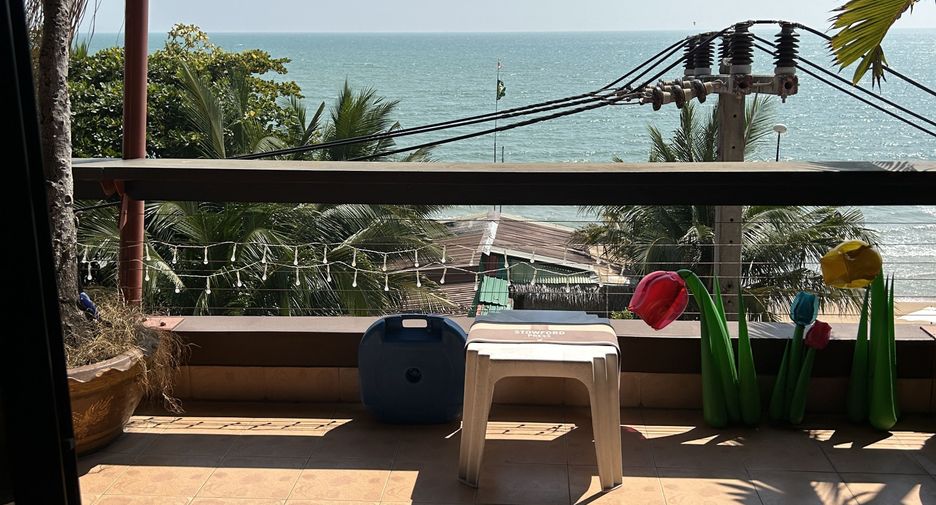For sale 7 bedrooms retail Space in Sattahip, Chonburi