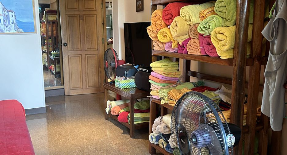 For sale 7 bedrooms retail Space in Sattahip, Chonburi