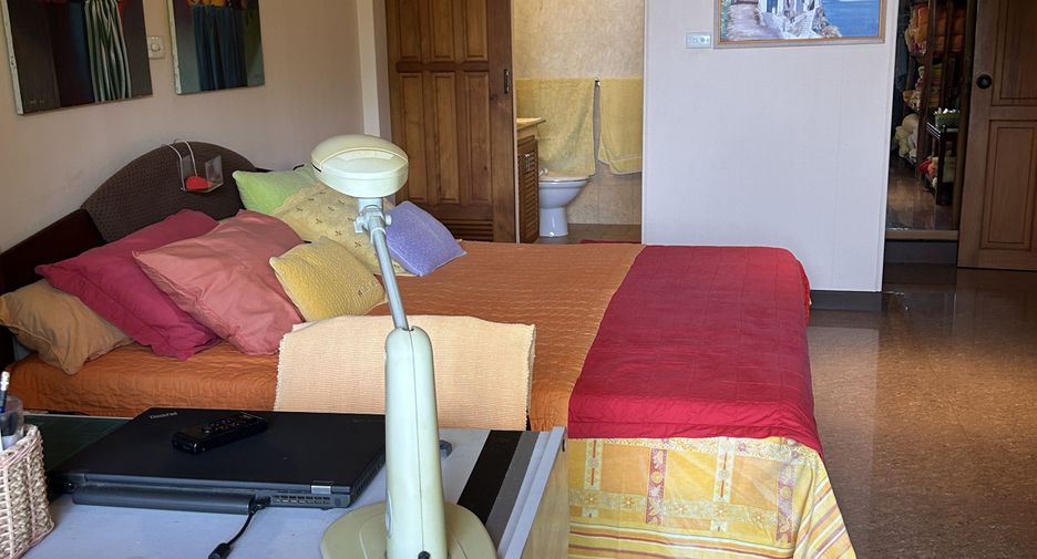 For sale 7 bedrooms retail Space in Sattahip, Chonburi