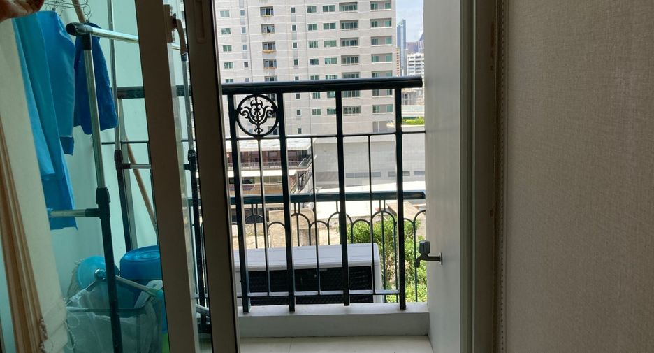 For sale 1 bed condo in Watthana, Bangkok