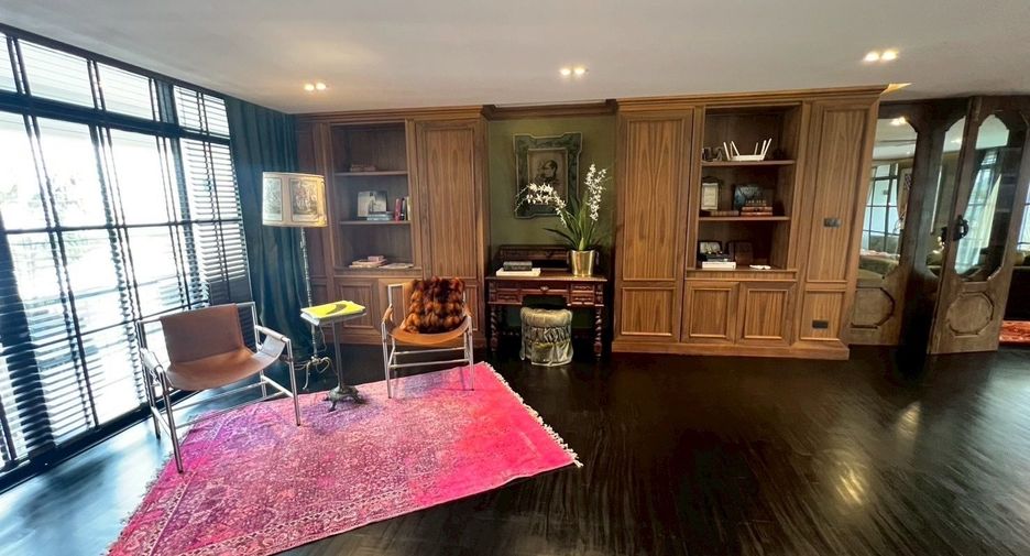 Wohnung zur Miete mit 3 Zimmer in Watthana, Bangkok