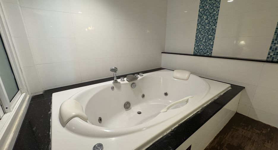Hotel zum Kauf mit 100 Zimmer in Kathu, Phuket