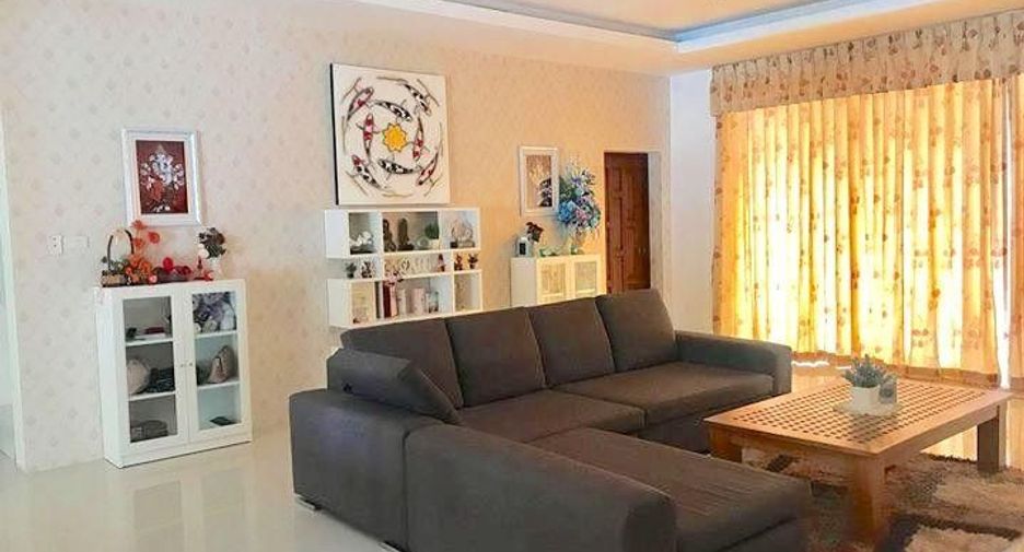 For sale 3 bedrooms villa in Bang Lamung, Chonburi