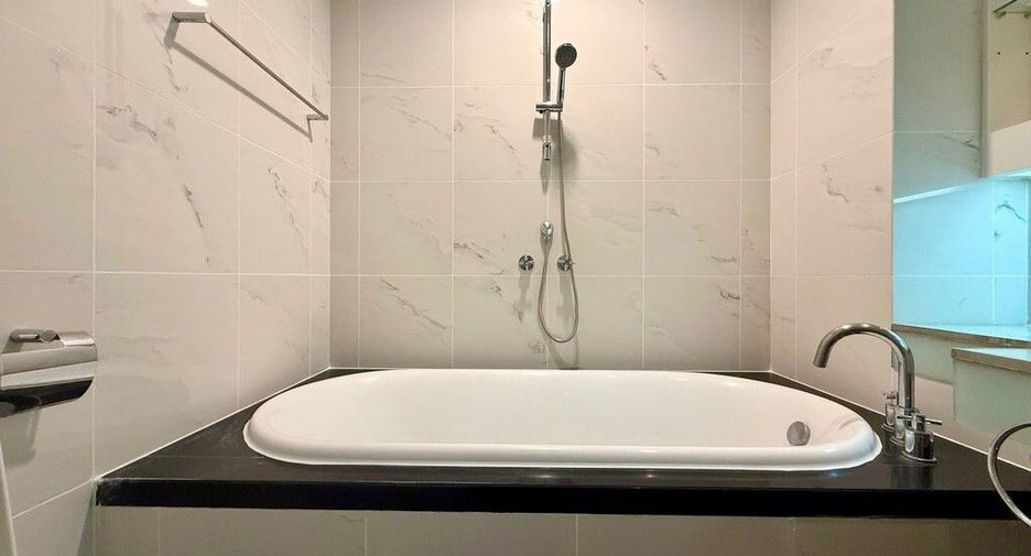 For sale 2 bedrooms condo in Sathon, Bangkok