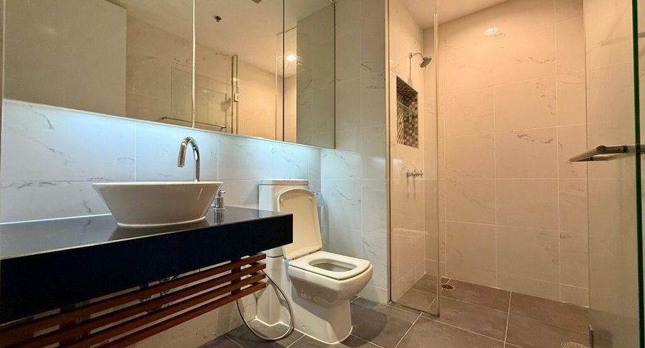 For sale 2 bedrooms condo in Sathon, Bangkok