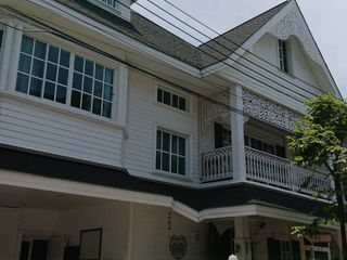 À louer 4 chambres maison à Mueang Samut Prakan, Samut Prakan