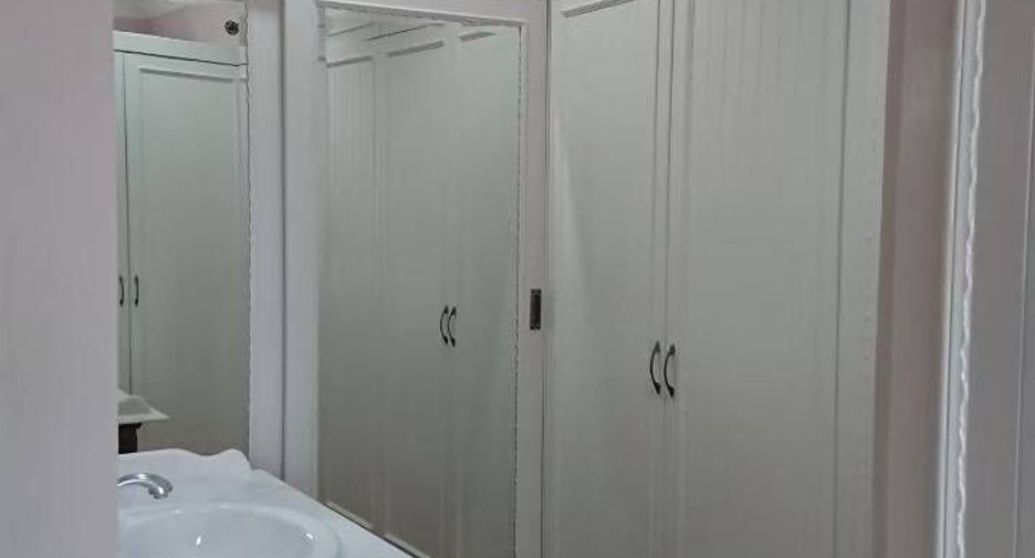 For rent 4 ベッドルーム house in Mueang Samut Prakan, Samut Prakan