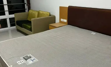 For sale スタジオ condo in Huai Khwang, Bangkok