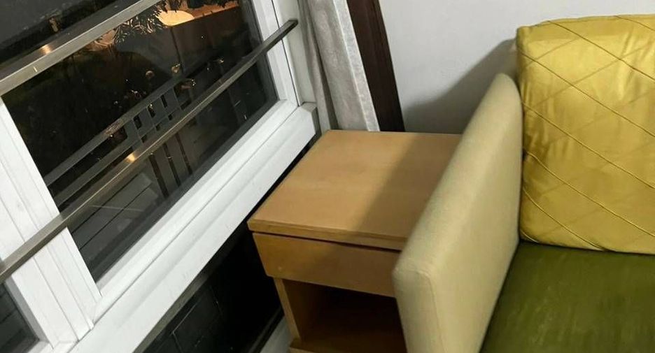 For sale studio condo in Huai Khwang, Bangkok