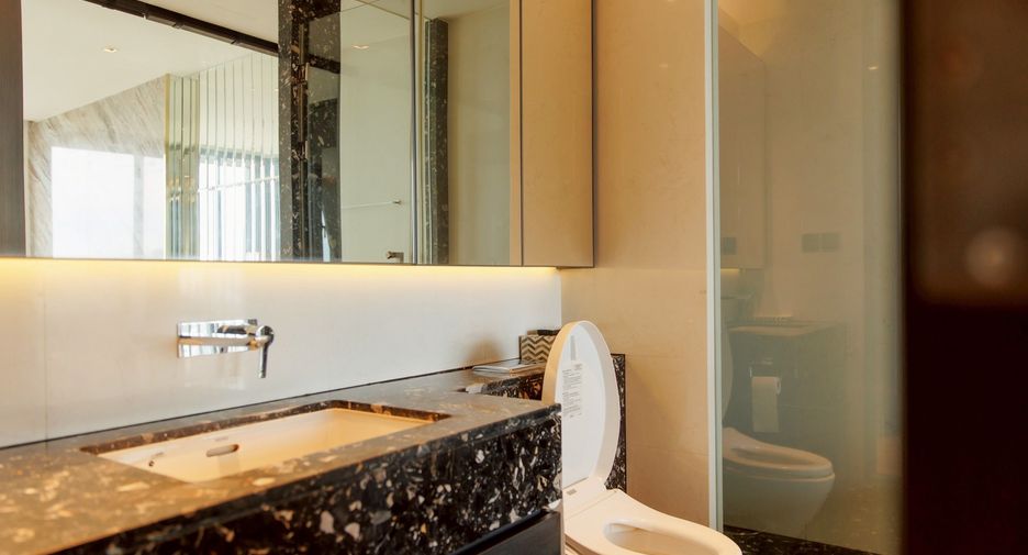 For sale and for rent 2 bedrooms condo in Khlong Toei, Bangkok