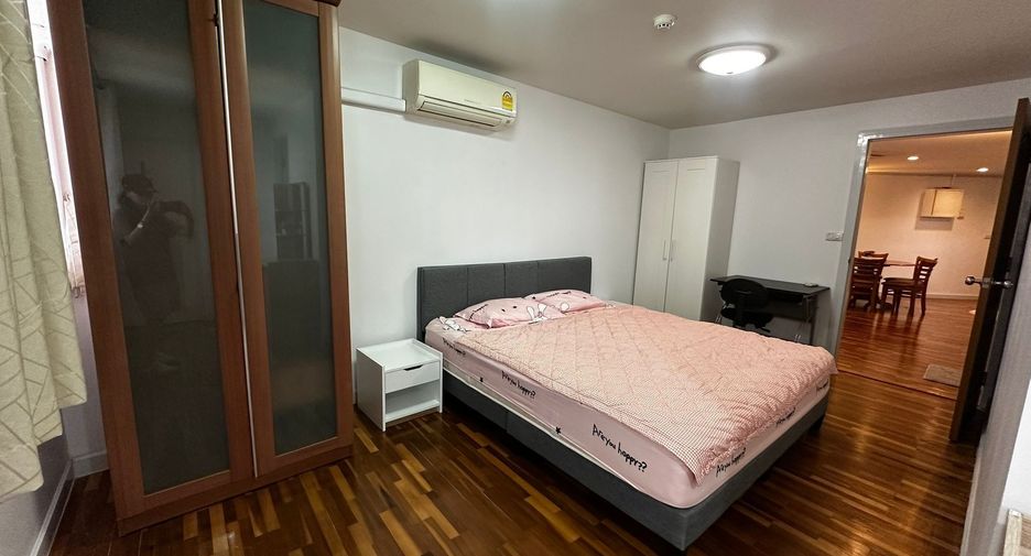 For rent 3 bedrooms condo in Watthana, Bangkok