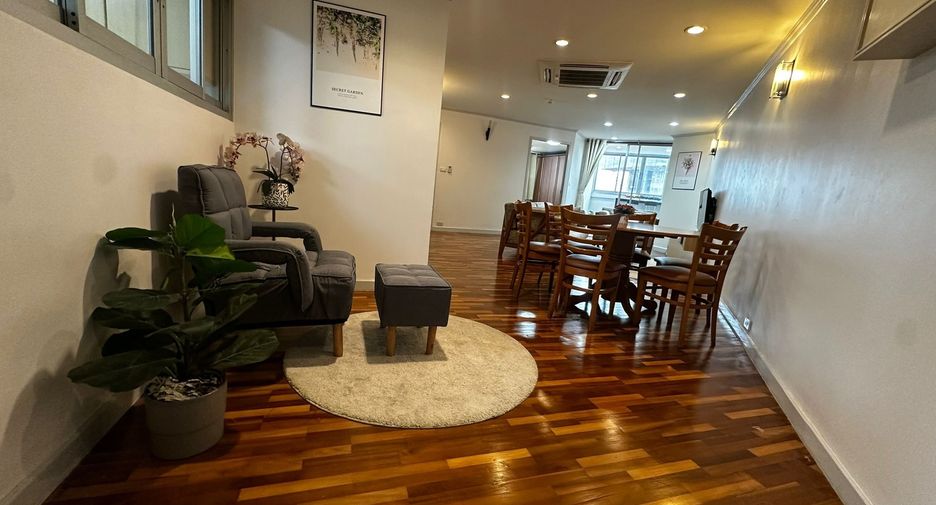 For rent 3 bedrooms condo in Watthana, Bangkok