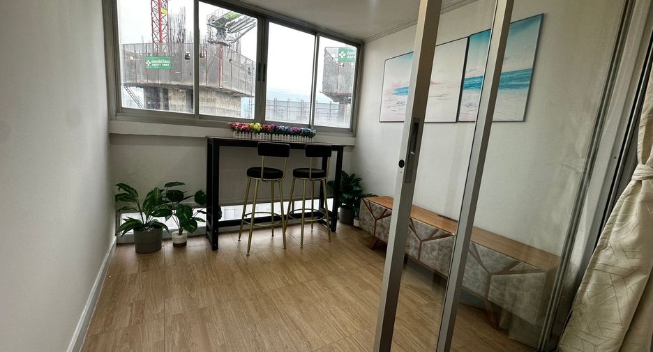For rent 3 bedrooms condo in Watthana, Bangkok
