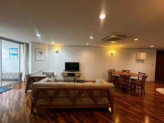 For rent 3 bedrooms condo in Watthana, Bangkok