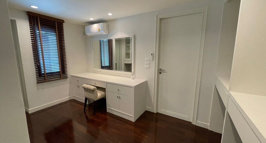 For rent 4 bedrooms villa in Suan Luang, Bangkok