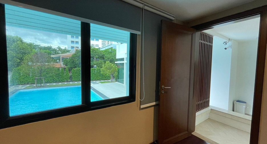 For rent 4 bedrooms villa in Suan Luang, Bangkok