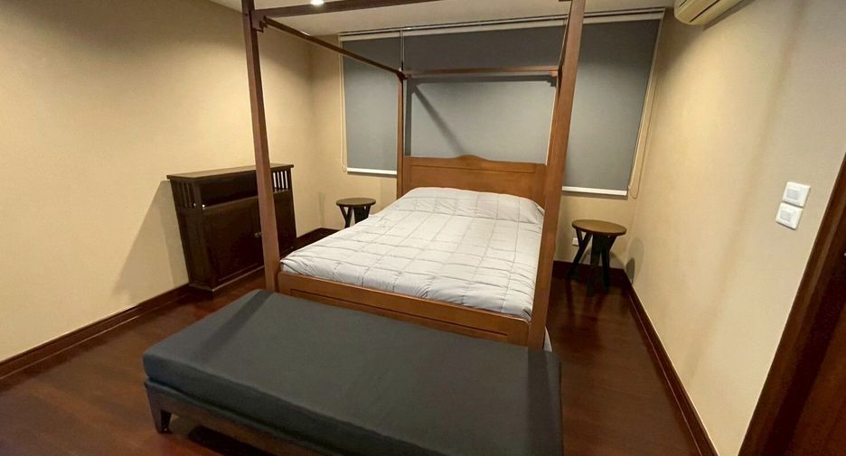 For rent 4 bedrooms villa in Suan Luang, Bangkok