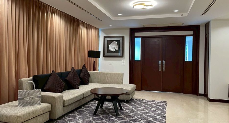 For rent 4 bedrooms villa in Suan Luang, Bangkok