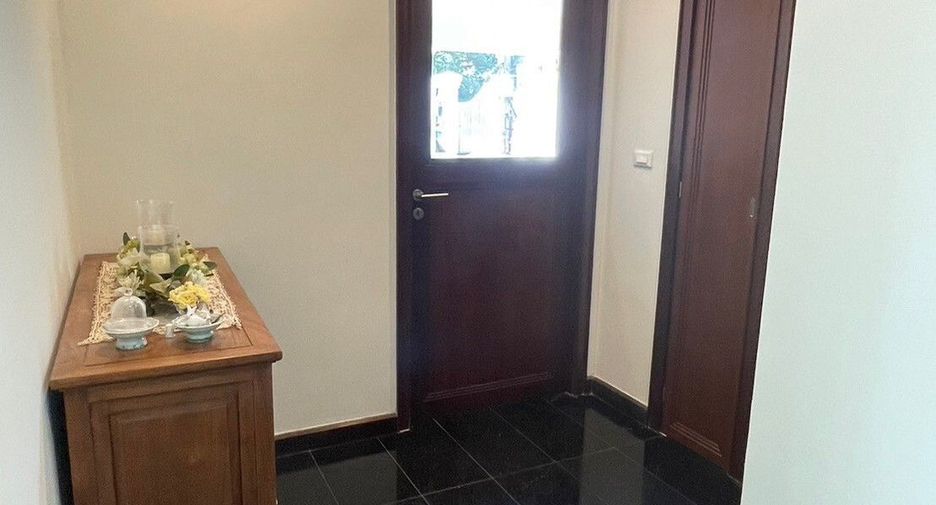 For rent 4 bedrooms villa in Suan Luang, Bangkok