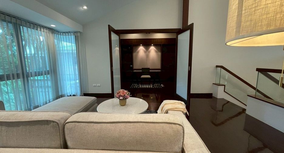 For rent 4 bedrooms villa in Suan Luang, Bangkok
