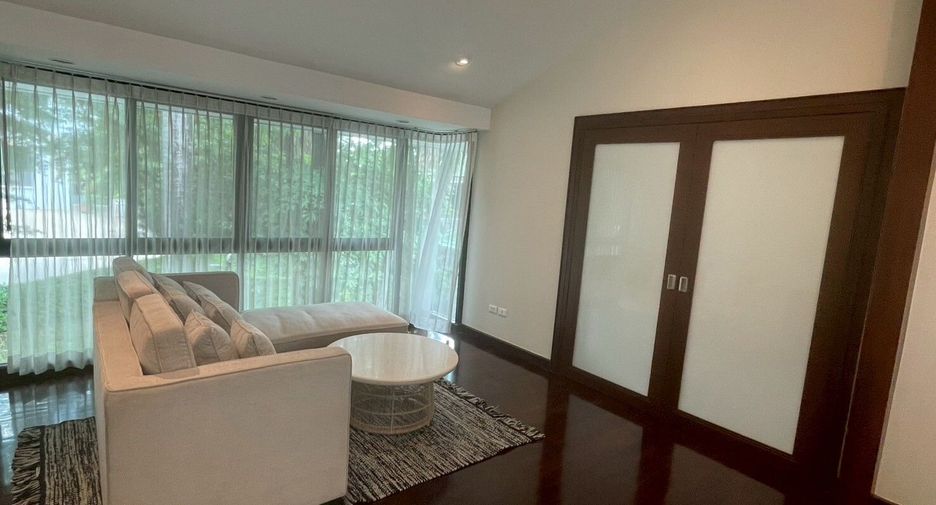 For rent 4 bedrooms villa in Suan Luang, Bangkok