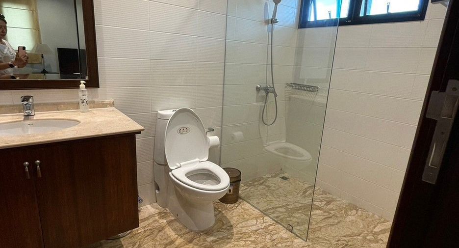For rent 4 bedrooms villa in Suan Luang, Bangkok
