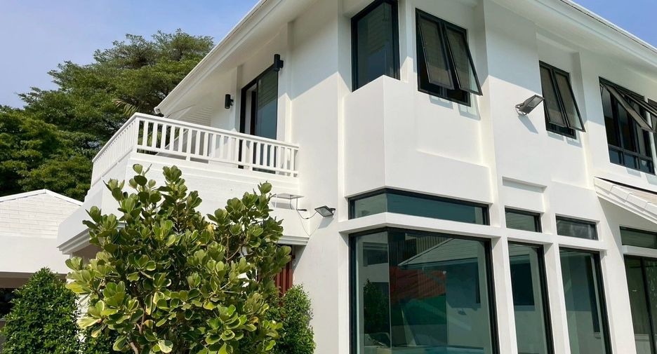 For rent 4 bedrooms villa in Suan Luang, Bangkok