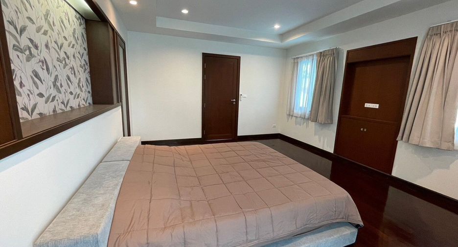 For rent 4 bedrooms villa in Suan Luang, Bangkok