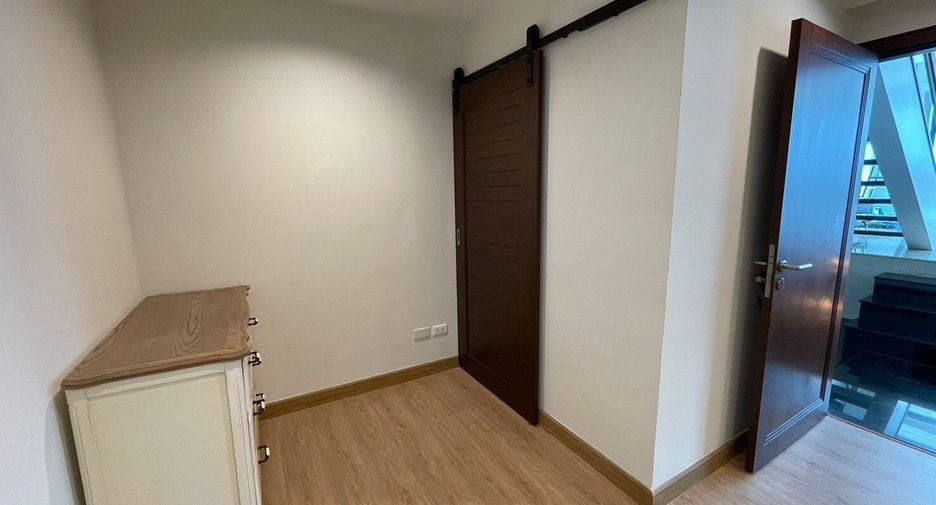 For rent 4 bedrooms villa in Suan Luang, Bangkok