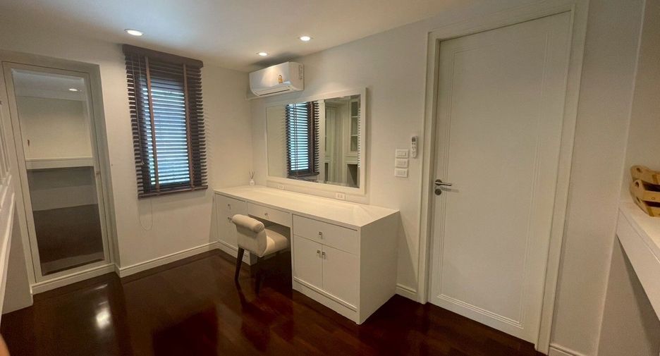 For rent 4 bedrooms villa in Suan Luang, Bangkok