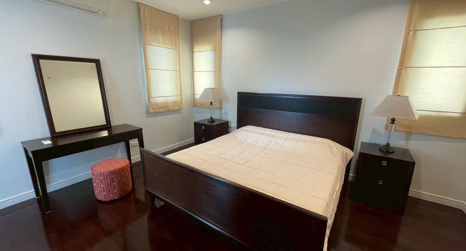 For rent 4 bedrooms villa in Suan Luang, Bangkok